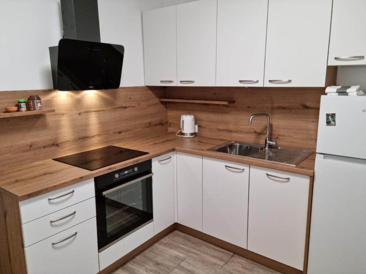 Apartma Kaan Zaga Buitenkant foto
